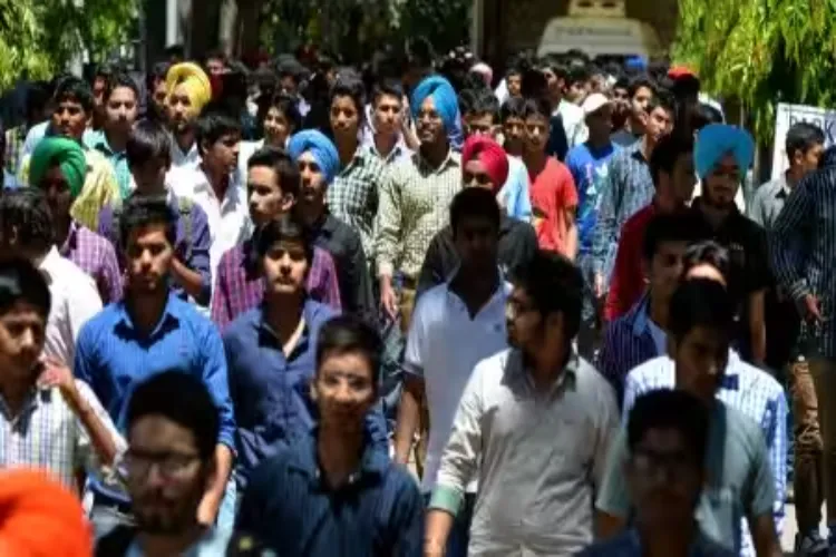Bihar: Examination begins for the appointment of 1.70 lakh teachers