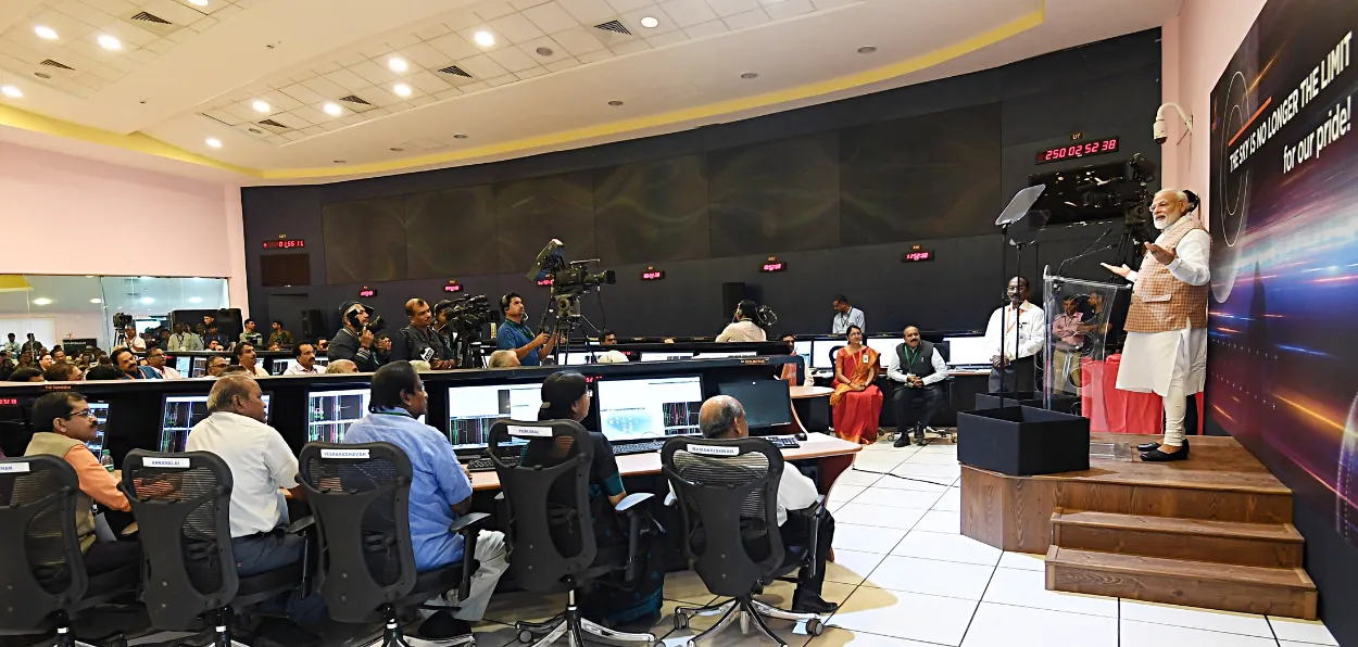 PM Modi met ISRO scientists, announced - August 23 will be National Space Day