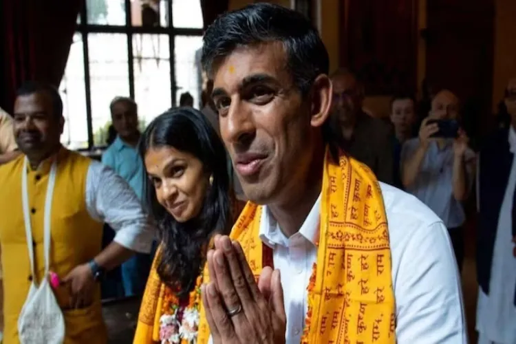 ब्रिटेन के प्रधानमंत्री ऋषि सुनक ने अक्षरधाम मंदिर में पूजा-अर्चना की