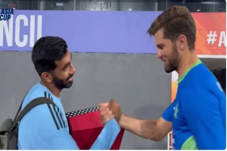 IND vs PAK: Bumrah got a special gift from Afridi on becoming a father, video viral on social media