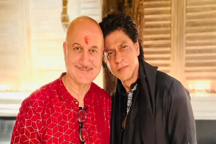 Anupam Kher watched 'Jawaan' in Amritsar, showered love on Shahrukh Khan in 'DDLJ' style