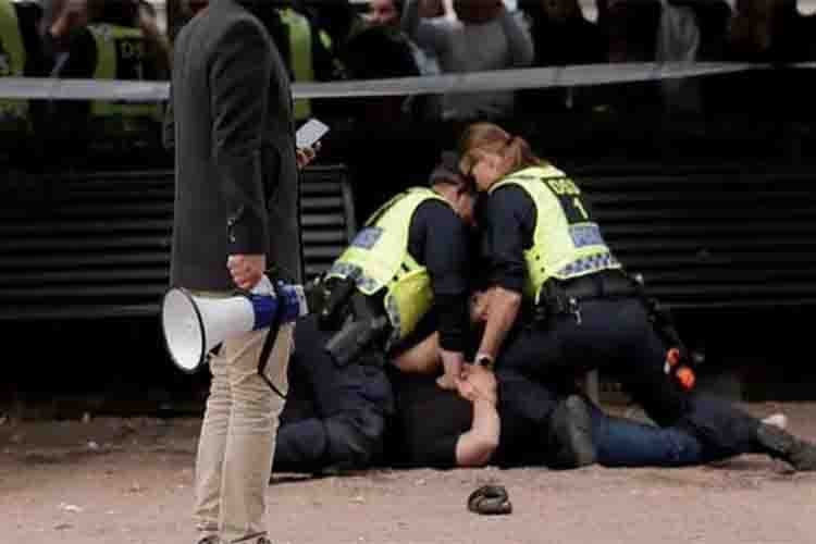 Iraq demands extradition of man who desecrated Quran in Sweden