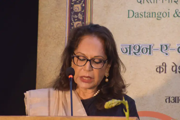 Kamna Prasad in the Jashn-e-Bahar program Karbala to Kashi
