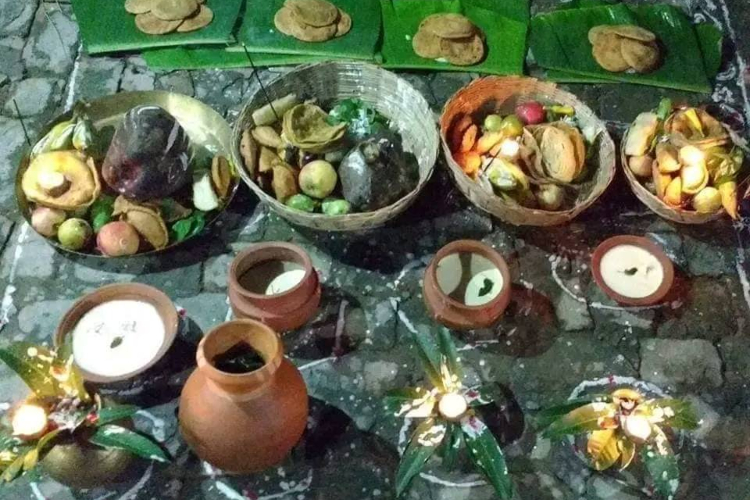 फलो के साथ किया जाता है चंद्रदर्शन 