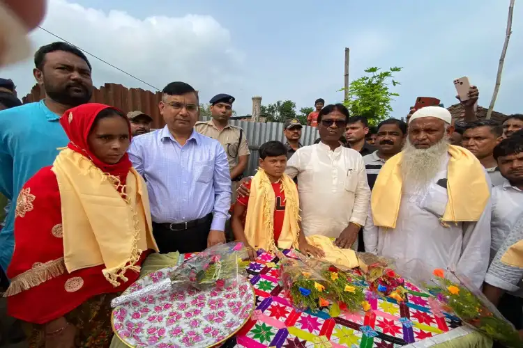West Bengal: 12 year old boy waved red shirt to stop train accident, got reward