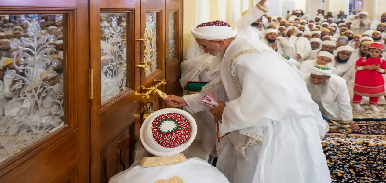 Dawoodi Bohra leader Syedna Mufaddal Saifuddin inaugurates community's largest mosque in Mumbai