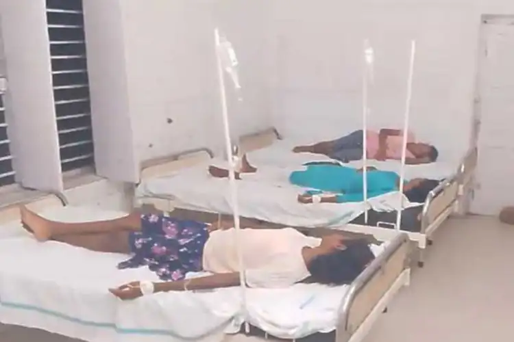 125 children fall ill after eating poisonous food due to lizard falling in residential school in Pakur