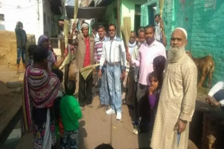 Broom for all: An officer of UP who distributes brooms to take forward the Swachh Bharat Abhiyan