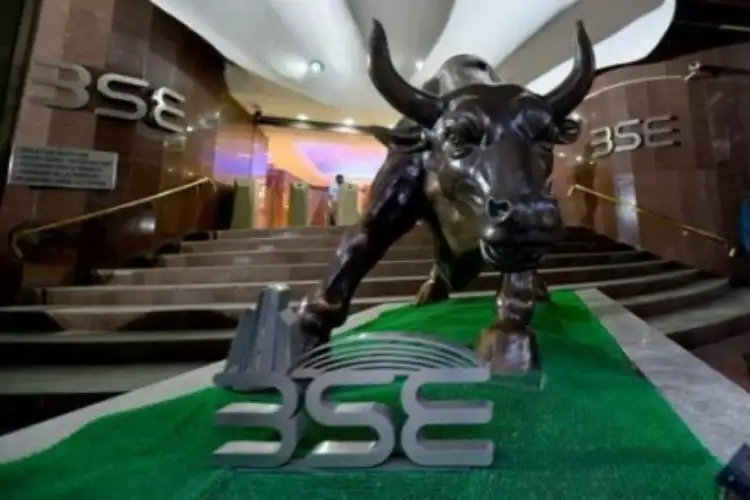Sensex crosses 67 thousand rapidly in the market