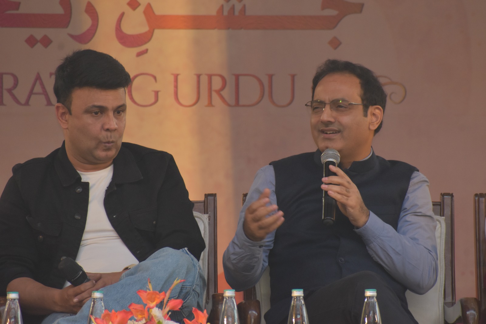 https://www.hindi.awazthevoice.in/upload/news/170222210817_Vikas_Divyakirti_in_Jashn-e-Rekhta_5.jpg