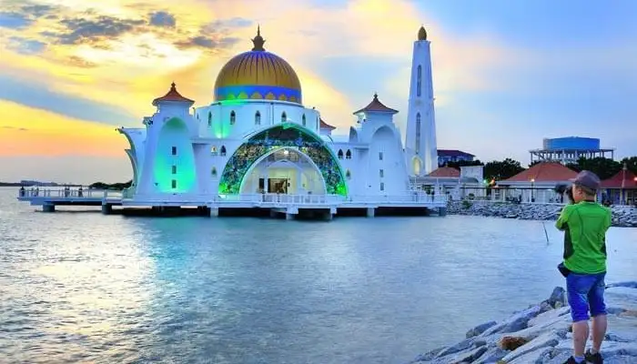 https://www.hindi.awazthevoice.in/upload/news/170367571822_Why_Malaysia_is_truly_Asia_5.webp