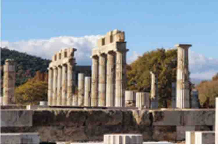 Palace where Alexander was crowned