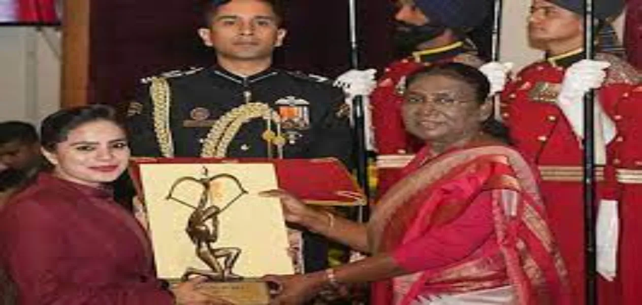 दिल्ली के जहांगीपुरी में बर्तन बेचने वाले की बेटी नसरीन शेख को मिला अर्जुन पुरस्कार 