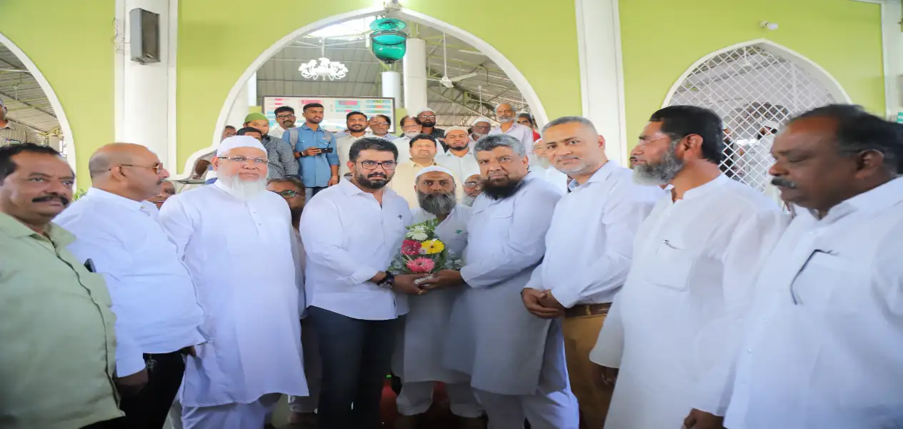 MP Udayanraje Bhosale participated in the 'Masjid Parichay' organized at the Shahi Masjid
