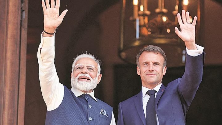 https://www.hindi.awazthevoice.in/upload/news/170618053908_Who_is_macro_Know_Chief_Guest_of_Republic_Day_Emmanuel_Macron_2.jpg
