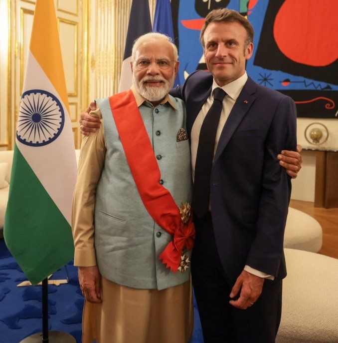 https://www.hindi.awazthevoice.in/upload/news/170618056008_Who_is_macro_Know_Chief_Guest_of_Republic_Day_Emmanuel_Macron_3.jpg
