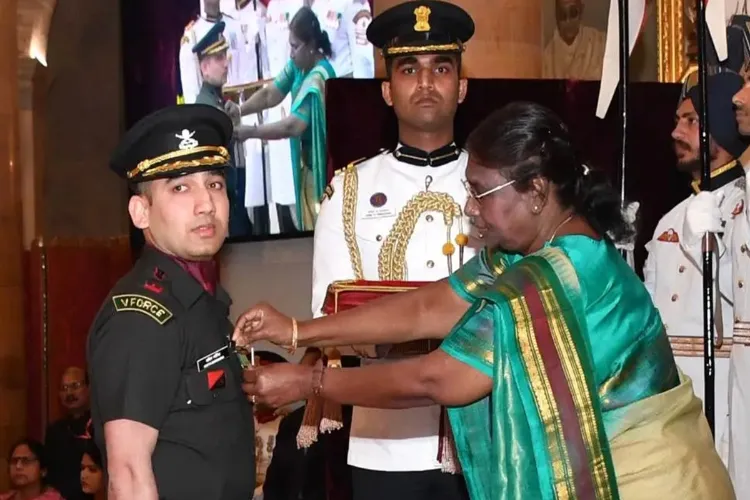 Gallantry awards for 80 armed forces personnel