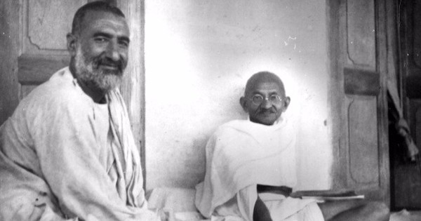 https://www.hindi.awazthevoice.in/upload/news/170678875415_Khan_Abdul_Ghaffar_Khan_An_unmatched_advocate_of_Hindu-Muslim_unity_2.jpeg