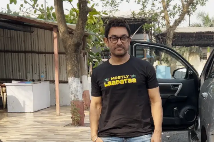 Promotion of 'Lapata Ladies': Aamir Khan wore 'Mostly Lapata' T-shirt