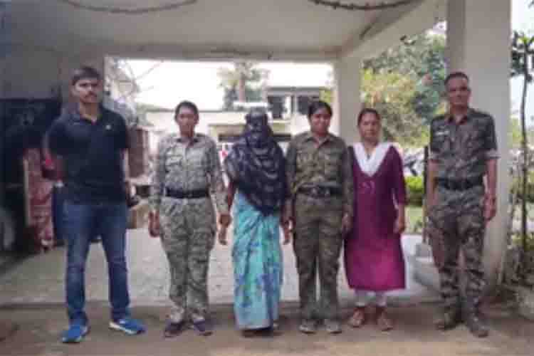 Woman Maoist arrested  