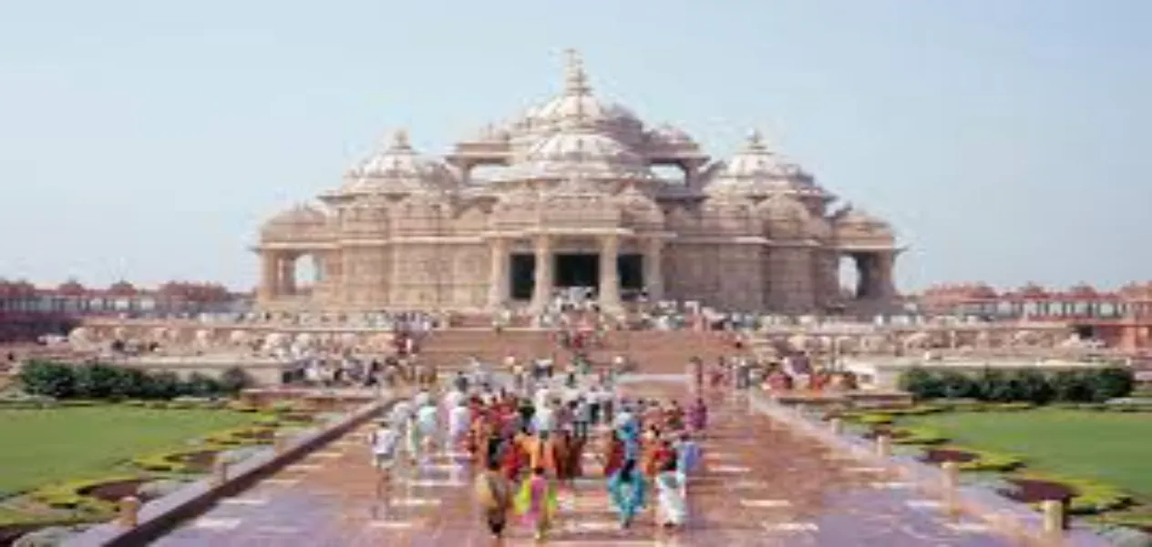 Abu Dhabi: Hindu temple doors open for common people, crowd of devotees gathered