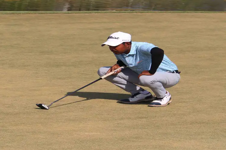 Gujarat Open 2024: Mohd Azhar builds two-shot lead on day three