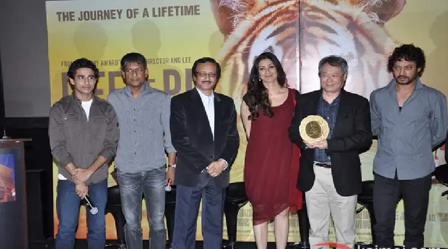 https://www.hindi.awazthevoice.in/upload/news/170999408015_Adil_Hussain_with_other_Bollywood_actors.webp