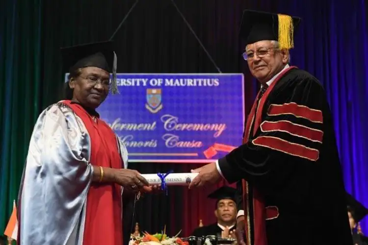 President Draupadi Murmu awarded honorary doctorate by University of Mauritius