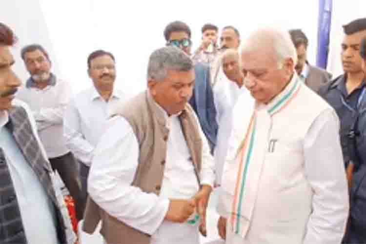  Arif Mohammad Khan