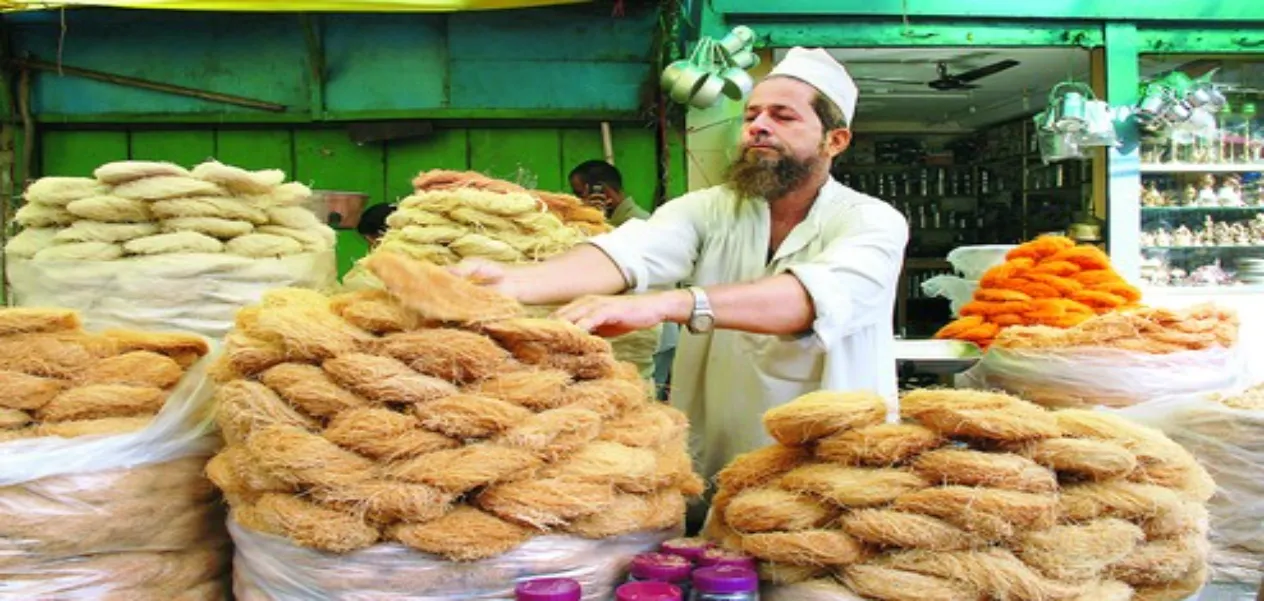 Lachha and Kimami Banarasi and Allahabadi Sevai are popular in the market.