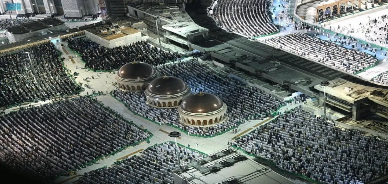 Watch video: 2.5 million worshipers gathered for Taraweeh at the end of Grand Mosque, Mecca's roads jampacked