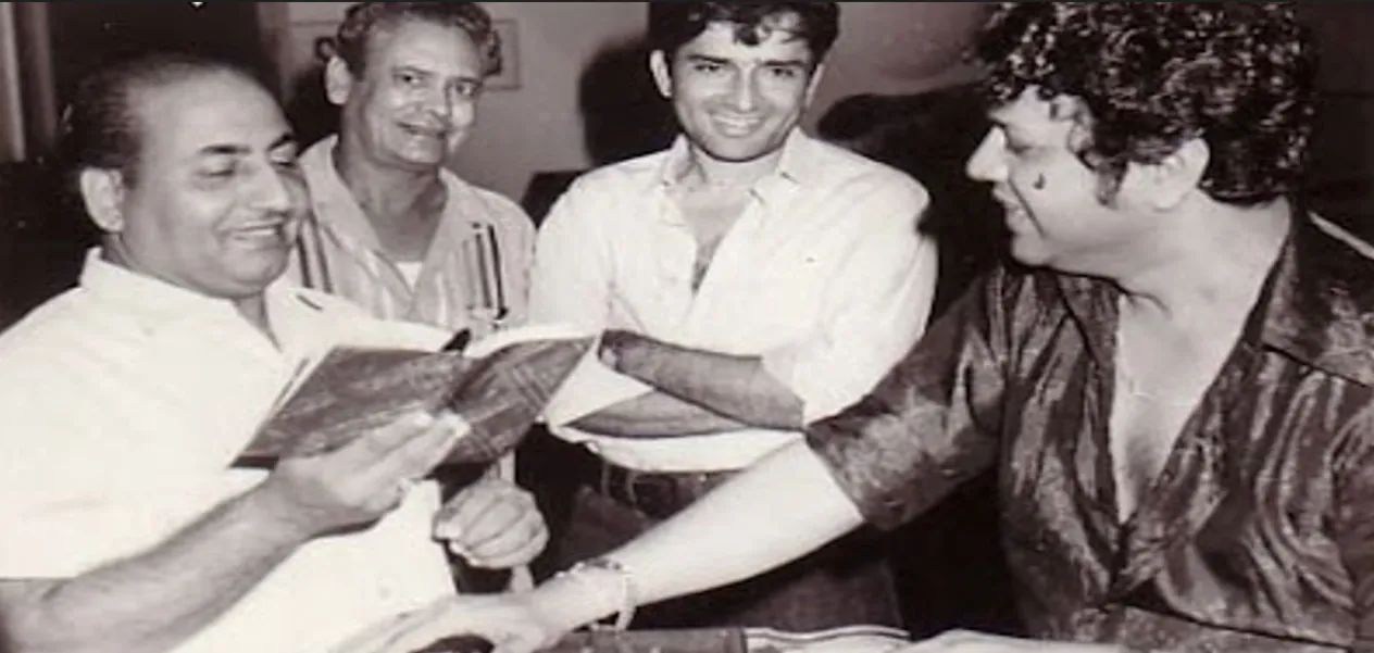 Lyricist Hasrat Jaipuri between legend singer Mohammad Rafi and Shashi Kapoor.
