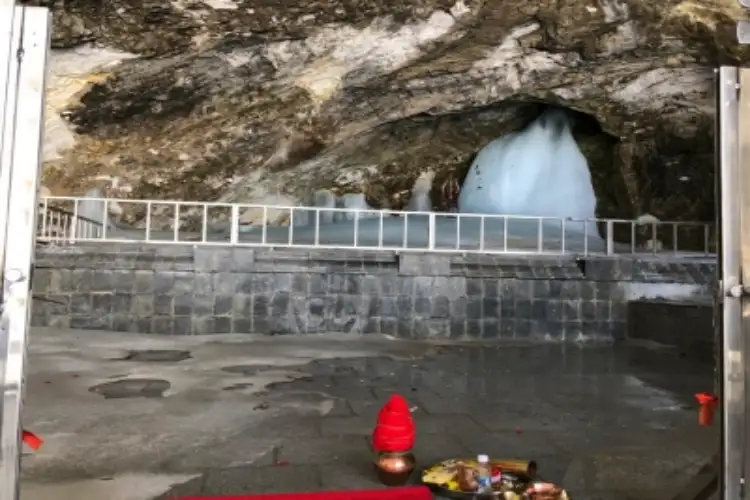Devotees wishing to have darshan of Baba Amarnath Barfani should register themselves like this, process started