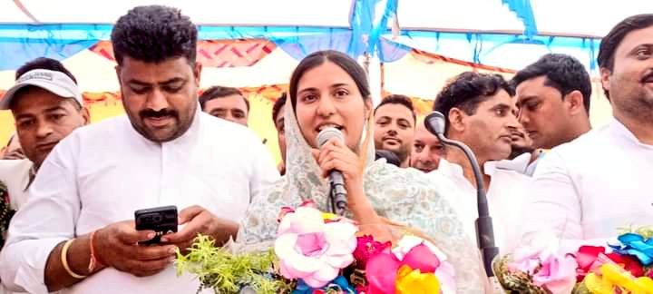 https://www.hindi.awazthevoice.in/upload/news/171335683023_Iqra_Hasan_addressing_an_election_rally.jpg