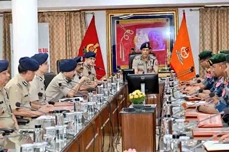 SSB Director General Daljit Singh Chaudhary meets student officers of Nepal's Armed Police Forces