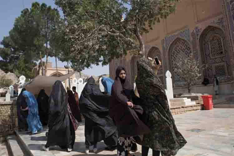 Afghan Women 
