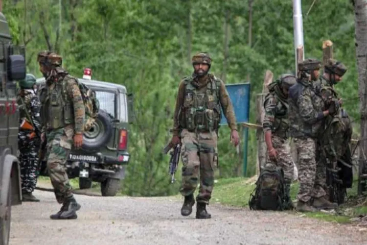 Encounter in Bandipora, Jammu and Kashmir, two soldiers injured