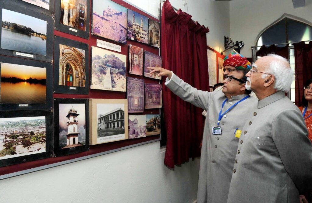 https://www.hindi.awazthevoice.in/upload/news/171396098502_People_come_from_all_over_the_world_to_visit_Tonk's_Arabic-Persian_Research_Institute_2.jpg