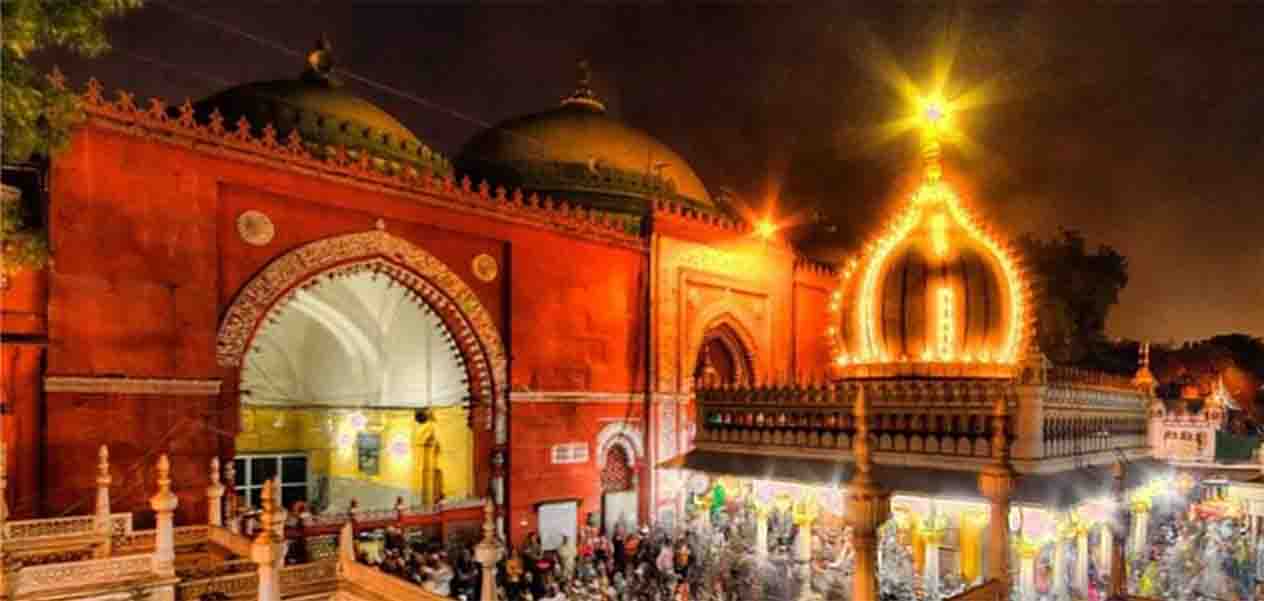 https://www.hindi.awazthevoice.in/upload/news/171439577415_How_Hazrat_Amir_Khusro_colored_India_with_the_Chishti_Sufi_tradition_of_'_Sima’a'_2.jpg