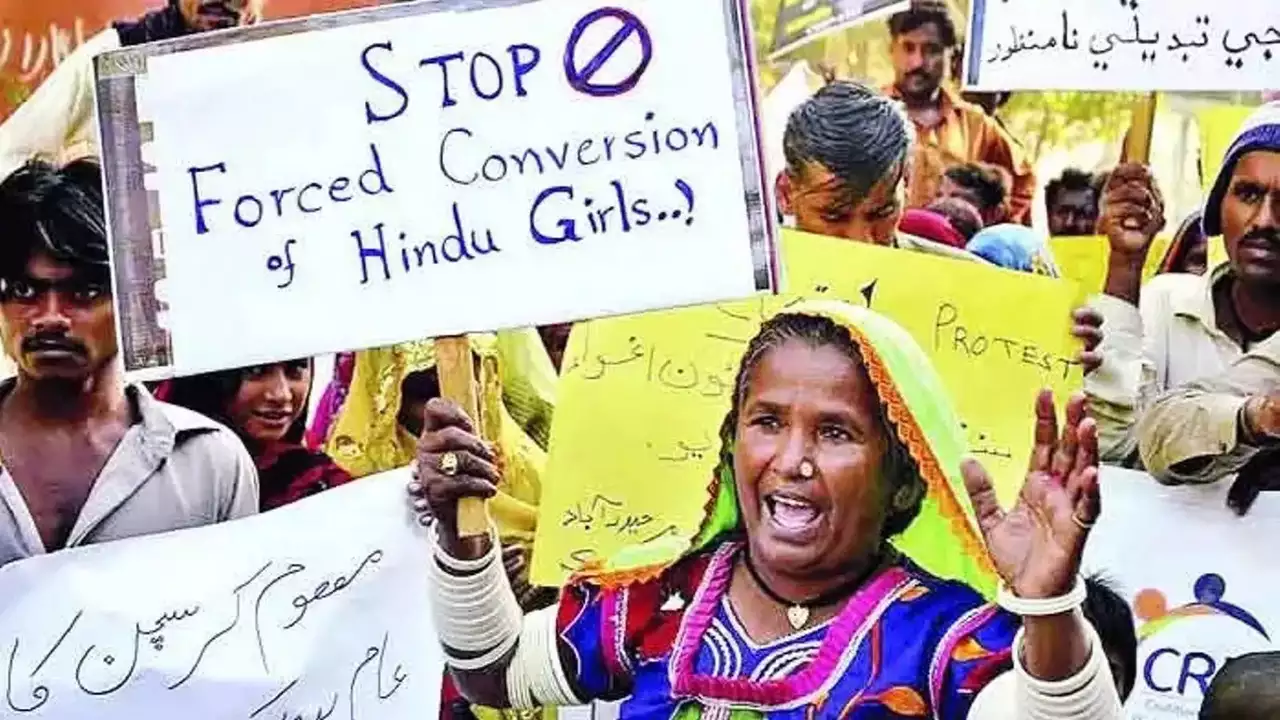 https://www.hindi.awazthevoice.in/upload/news/171465284601_Hindu_girls_religious_conversion_in_Pakistan_3.webp