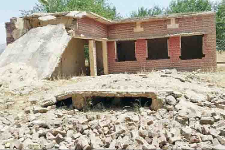   Explosion in private girls' school  