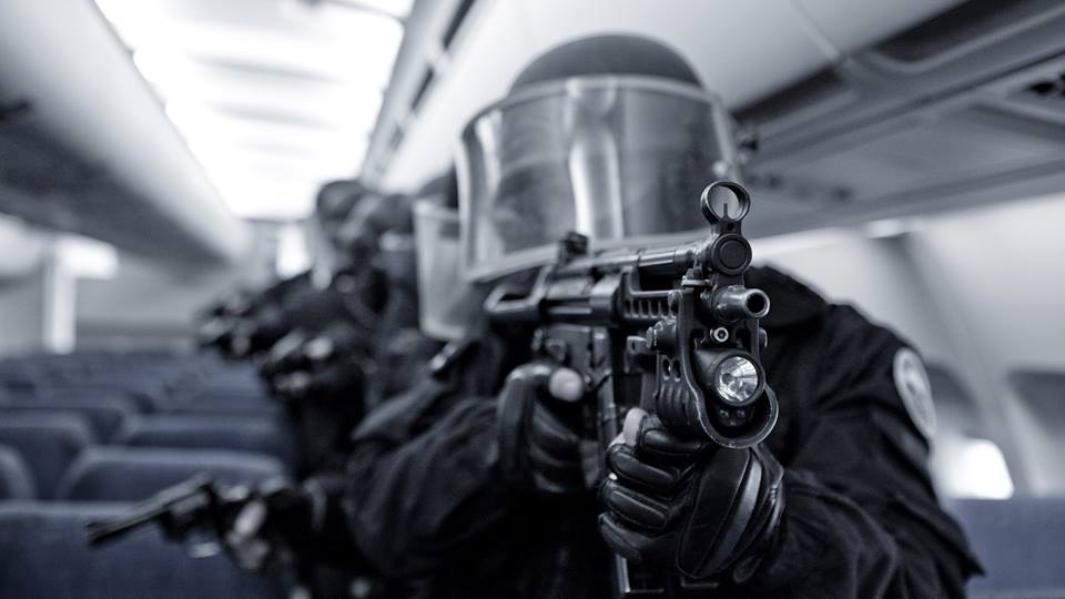 https://www.hindi.awazthevoice.in/upload/news/171620818301_GIGN_de_France.jpg