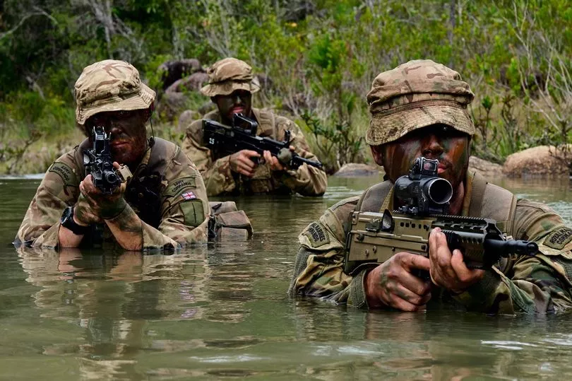 https://www.hindi.awazthevoice.in/upload/news/171620824801_British_SAS_Commando.webp