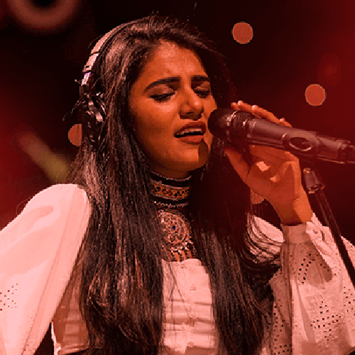 https://www.hindi.awazthevoice.in/upload/news/171647130024_Quratulain_Baloch.webp