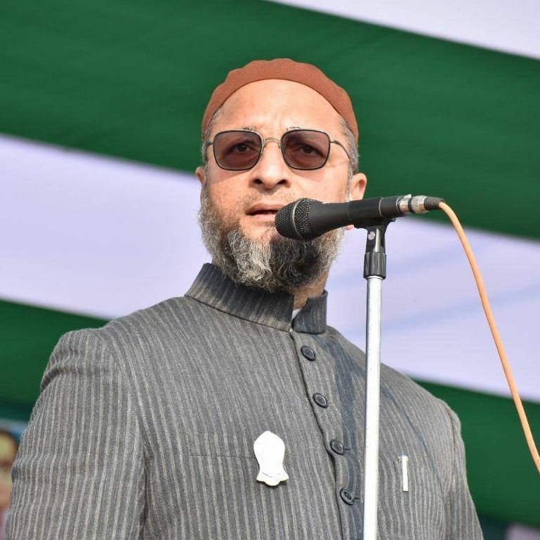 https://www.hindi.awazthevoice.in/upload/news/171716207918_Asaduddin_Salahuddin_Owaisi_Family_politics_of_Muslims_within_the_ambit_of_the_Constitution_4.jpg