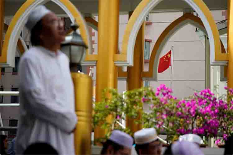 Uighur Muslims accuse Chinese authorities of banning Eid