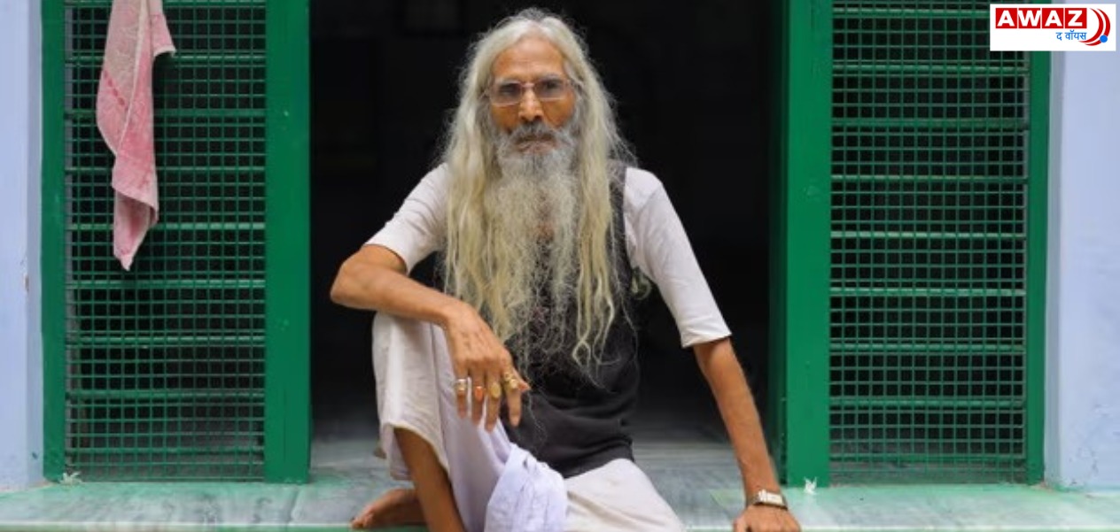 वर्षों से मस्जिद की देखरेख में लगे बेचन बाबा हैं सद्भाव के प्रतीक