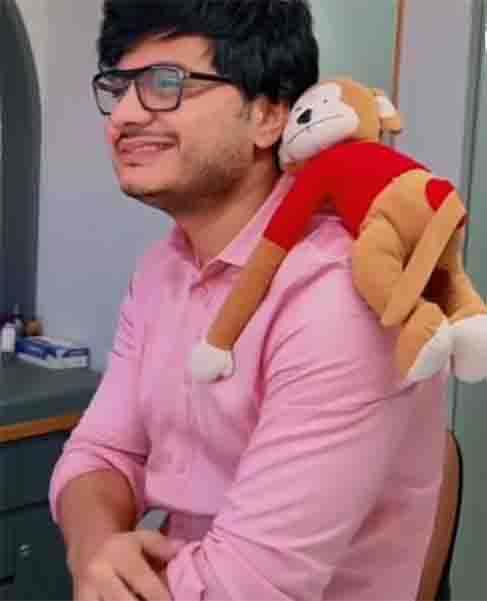https://www.hindi.awazthevoice.in/upload/news/171940570322_Dr_Imran_Patel_Whose_injections_make_children_laugh_2.jpg