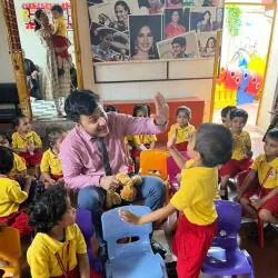 https://www.hindi.awazthevoice.in/upload/news/171940572922_Dr_Imran_Patel_Whose_injections_make_children_laugh_3.webp