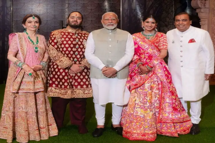 PM Modi poses with Mukesh Ambani, Nita Ambani and newly-wed Anant-Radhika for perfect snapshot